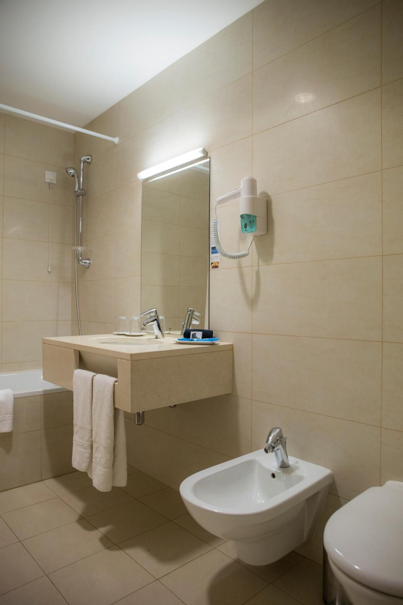 Hotel Mira Sagres Віла-ду-Бішпу Екстер'єр фото