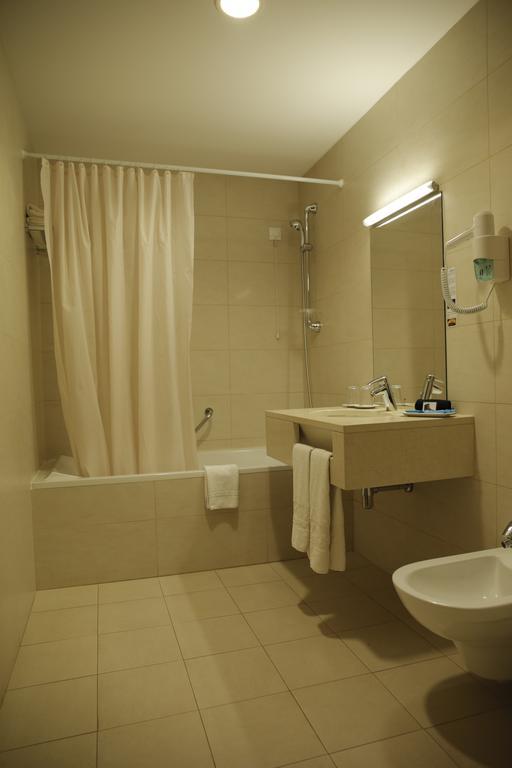 Hotel Mira Sagres Віла-ду-Бішпу Екстер'єр фото