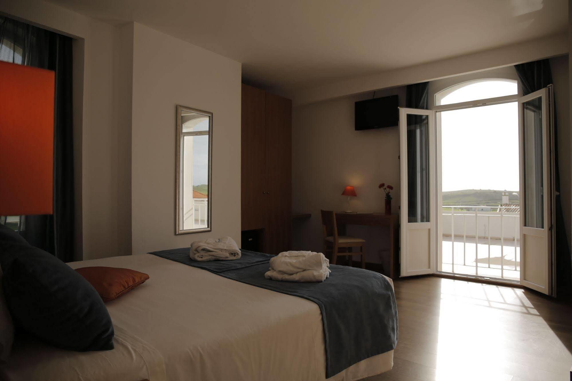 Hotel Mira Sagres Віла-ду-Бішпу Екстер'єр фото